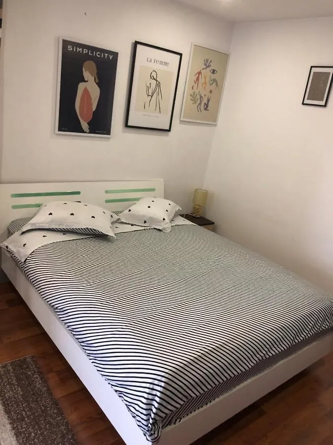 Apartment Garsoniera Relax Drumul Taberei Bucharest Romania